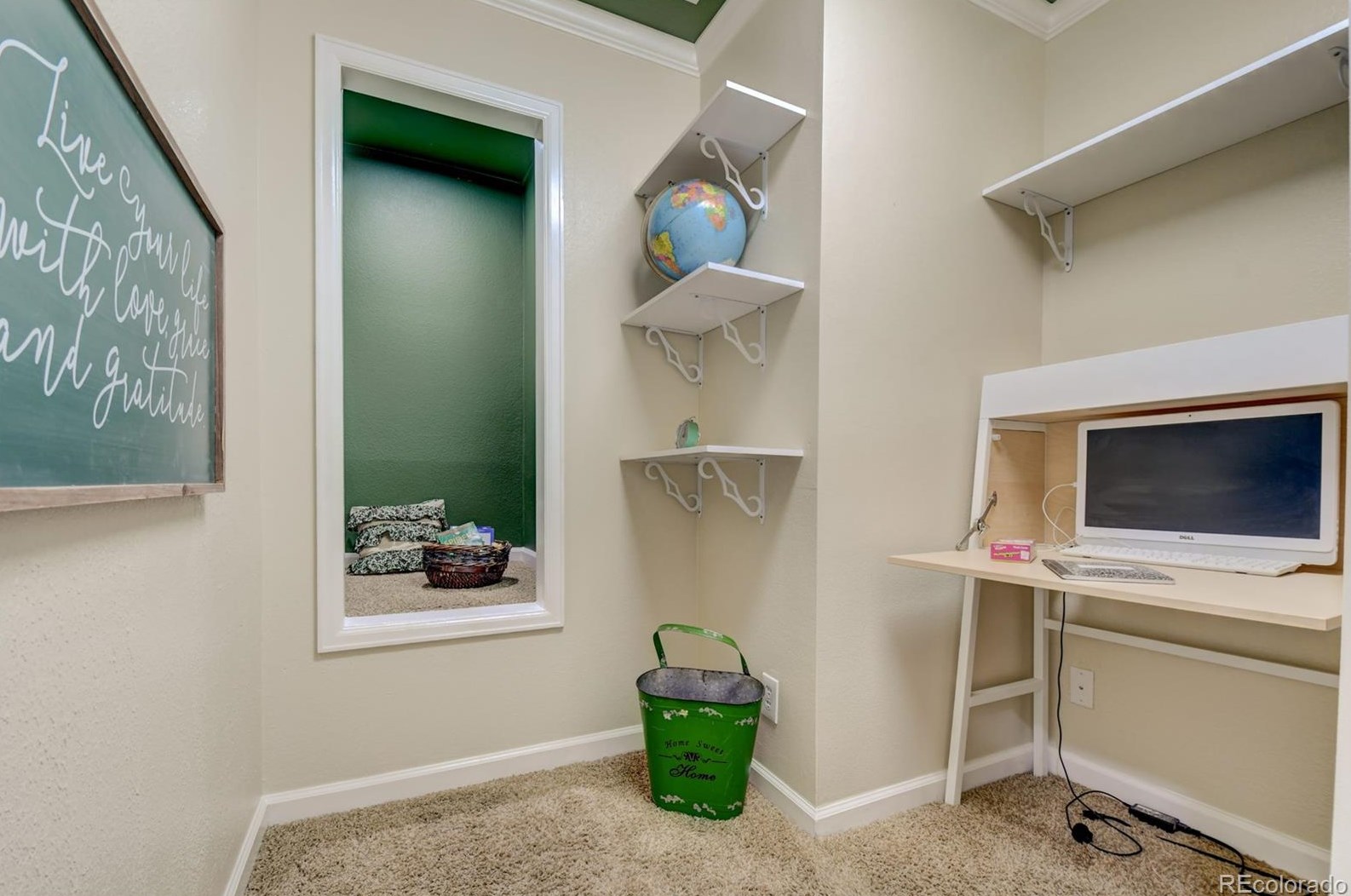 9944 Gwendelyn Pl, Littleton CO 80129-6219 exterior