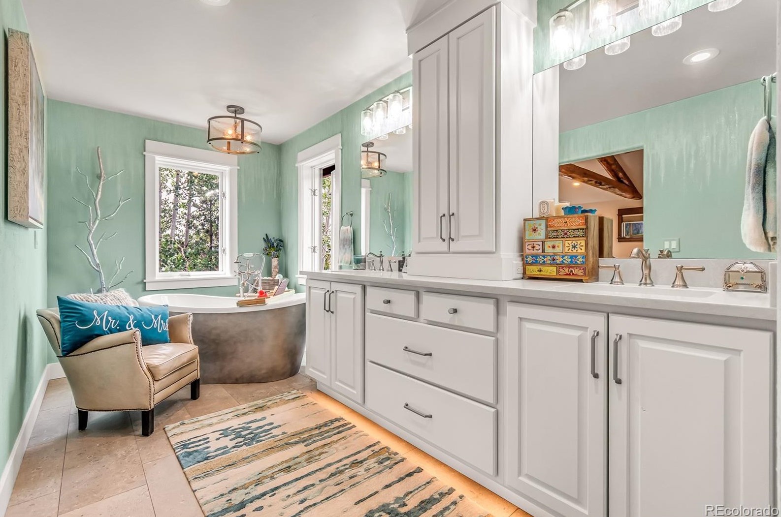 629 Meadowbrook Cir, Steamboat Springs CO  80487-3043 exterior