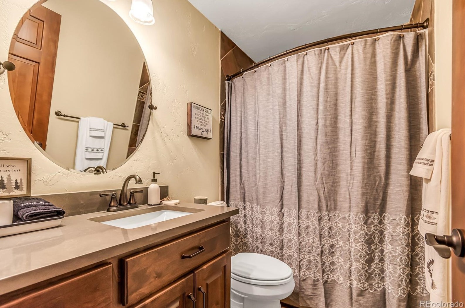 629 Meadowbrook Cir, Steamboat Springs CO  80487-3043 exterior