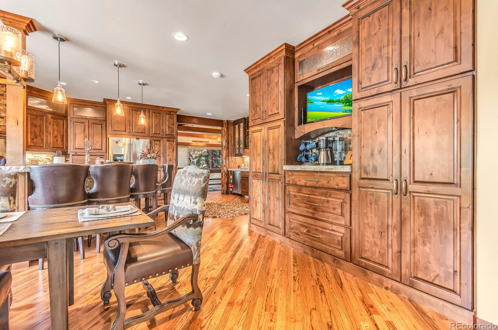 629 Meadowbrook Cir, Steamboat Springs CO  80487-3043 exterior