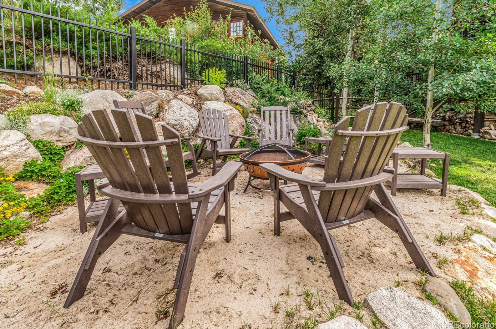 629 Meadowbrook Cir, Steamboat Springs CO  80487-3043 exterior