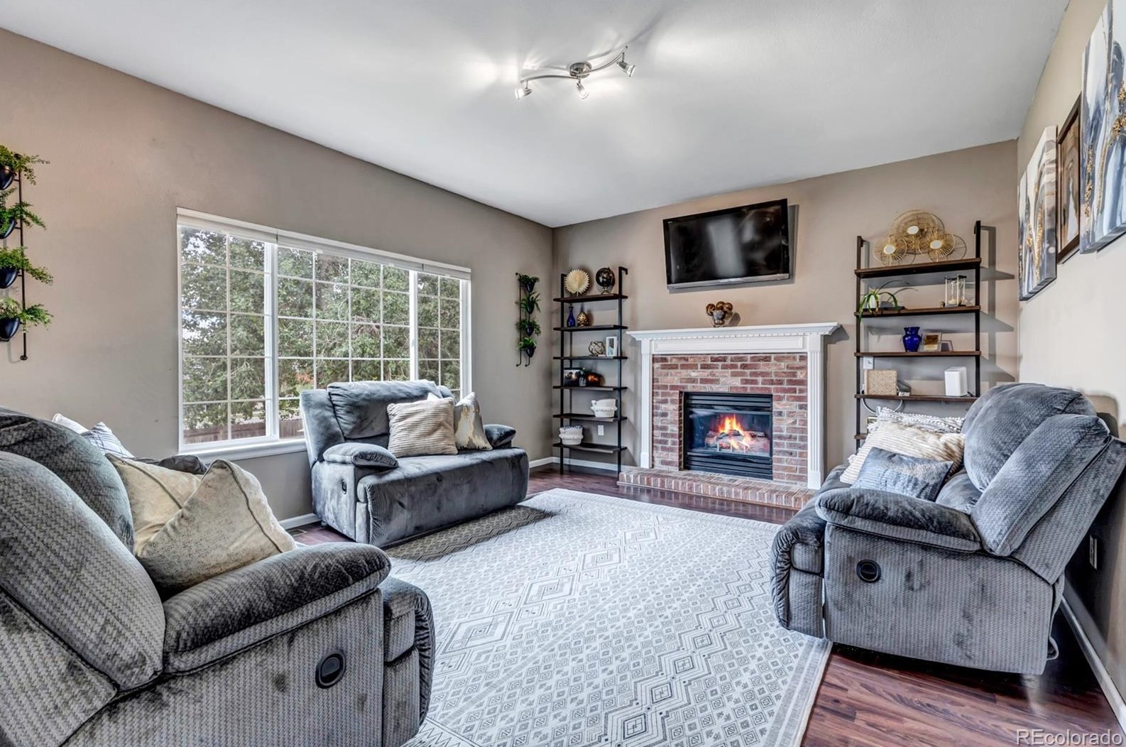 18683 Crestridge Dr, Aurora CO 80015-5128 exterior