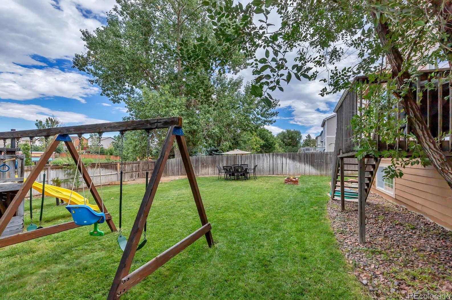 18683 Crestridge Dr, Aurora CO 80015-5128 exterior