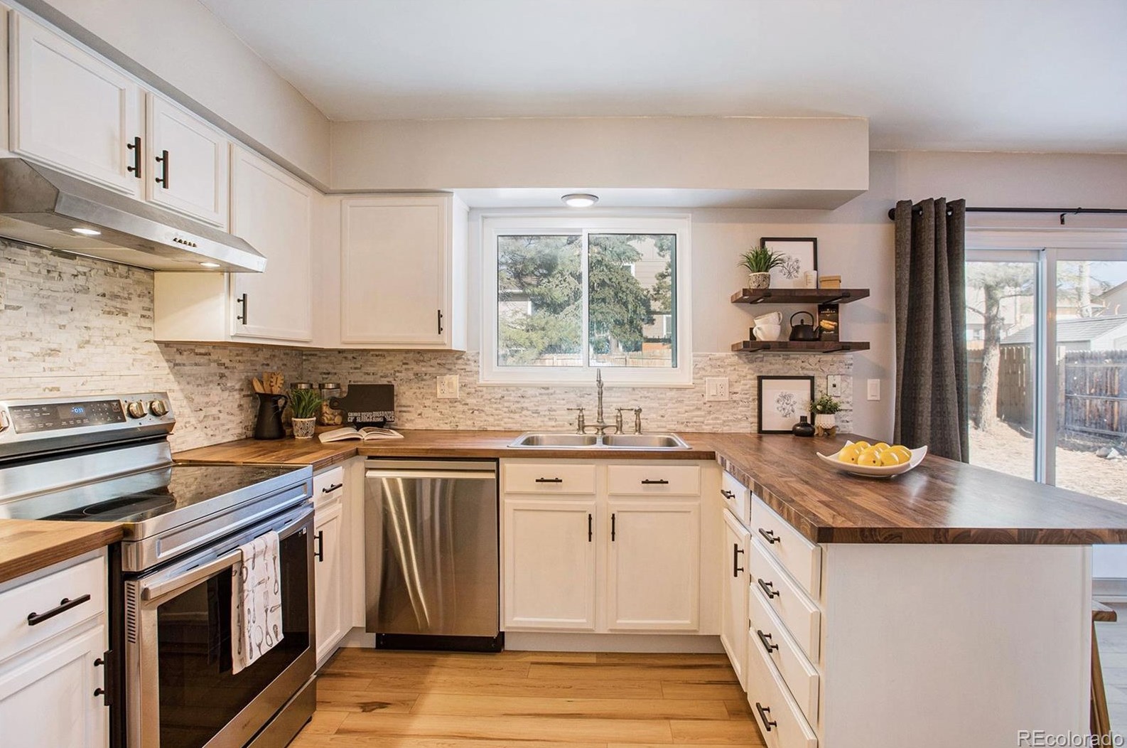 25 Gordon Dr, Castle Rock CO  80104-2109 exterior