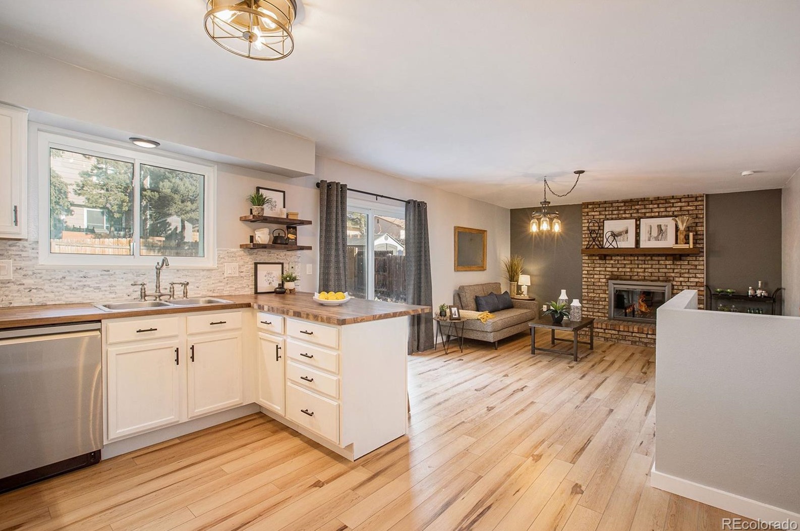 25 Gordon Dr, Castle Rock CO  80104-2109 exterior