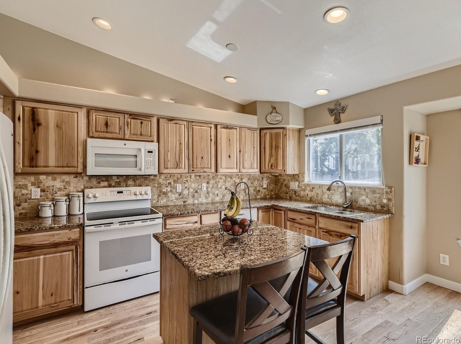 151 Carlton St, Castle Rock CO 80104-8949 exterior