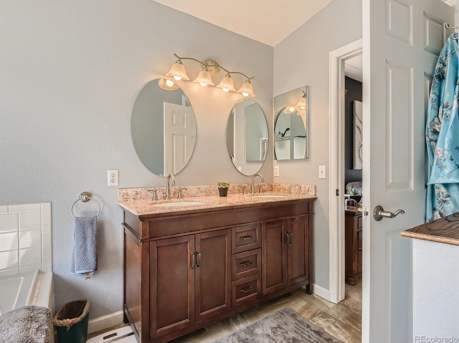 6804 Lions Head Pkwy, Littleton CO 80124-9571 exterior