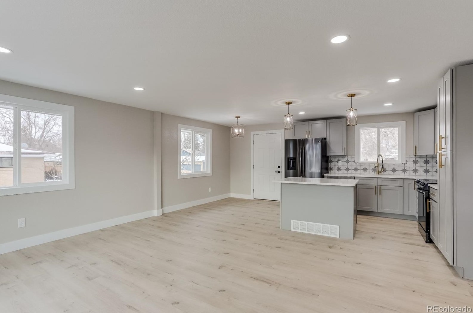 8104 Chase Dr, Arvada CO  80003-1808 exterior