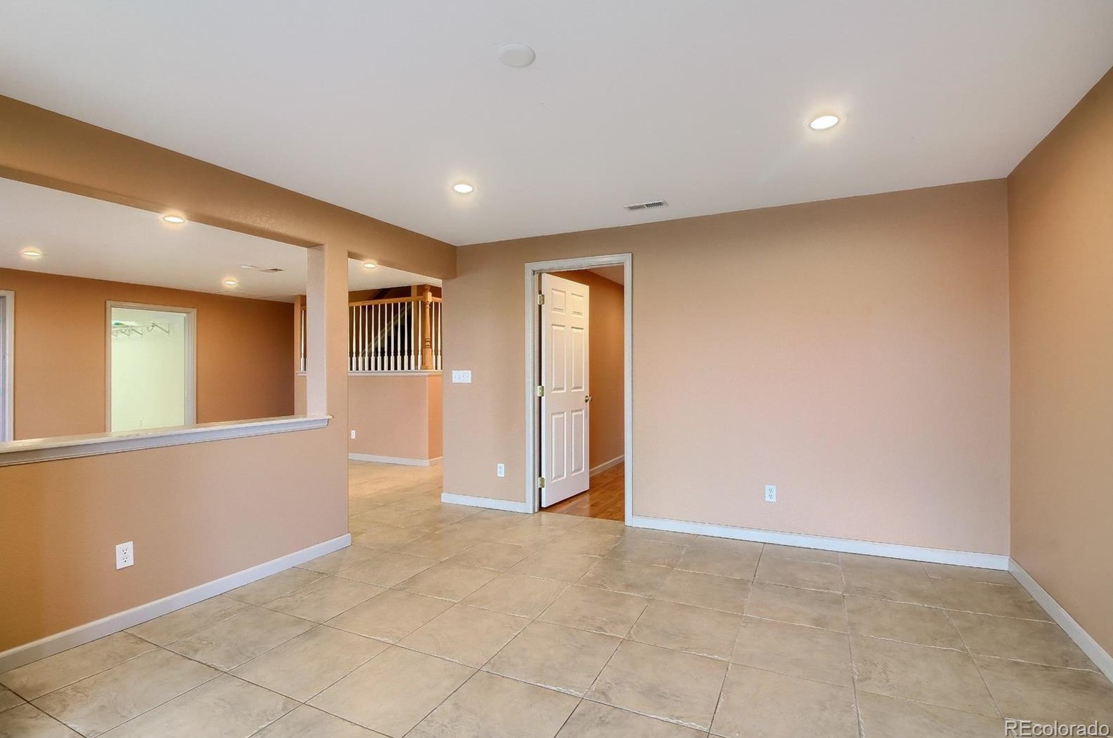 8592 Mallard Pl, Littleton CO 80126-2963 exterior