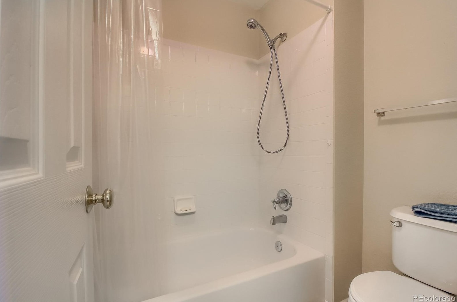 8592 Mallard Pl, Littleton CO 80126-2963 exterior