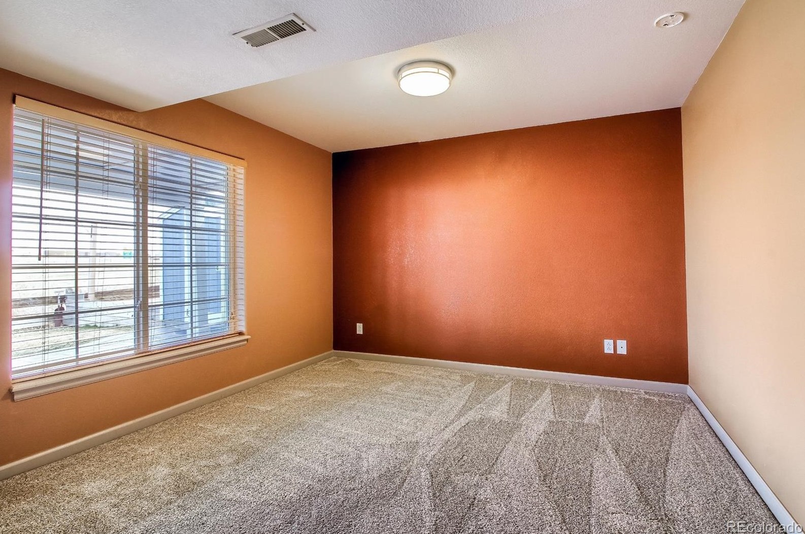 8592 Mallard Pl, Littleton CO 80126-2963 exterior