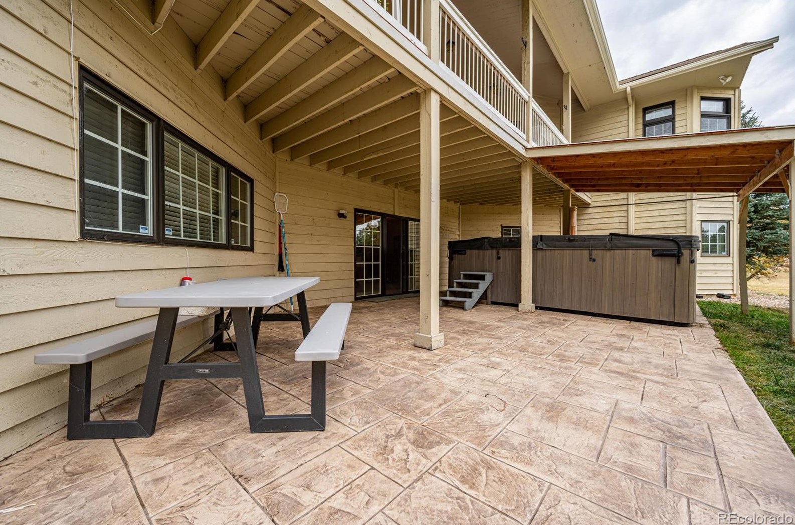 8050 La Veta Rd, Palmer Lake CO 80118-8229 exterior