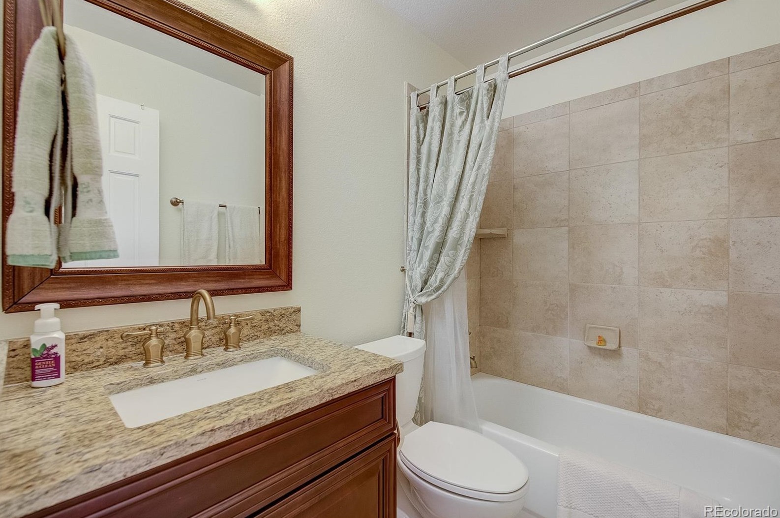 10085 Glenstone Cir, Littleton CO 80130-8019 exterior