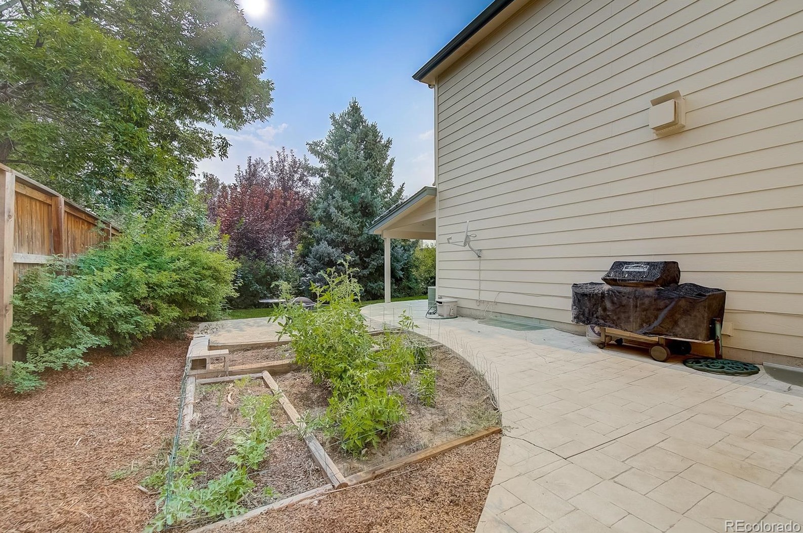 10085 Glenstone Cir, Littleton CO 80130-8019 exterior