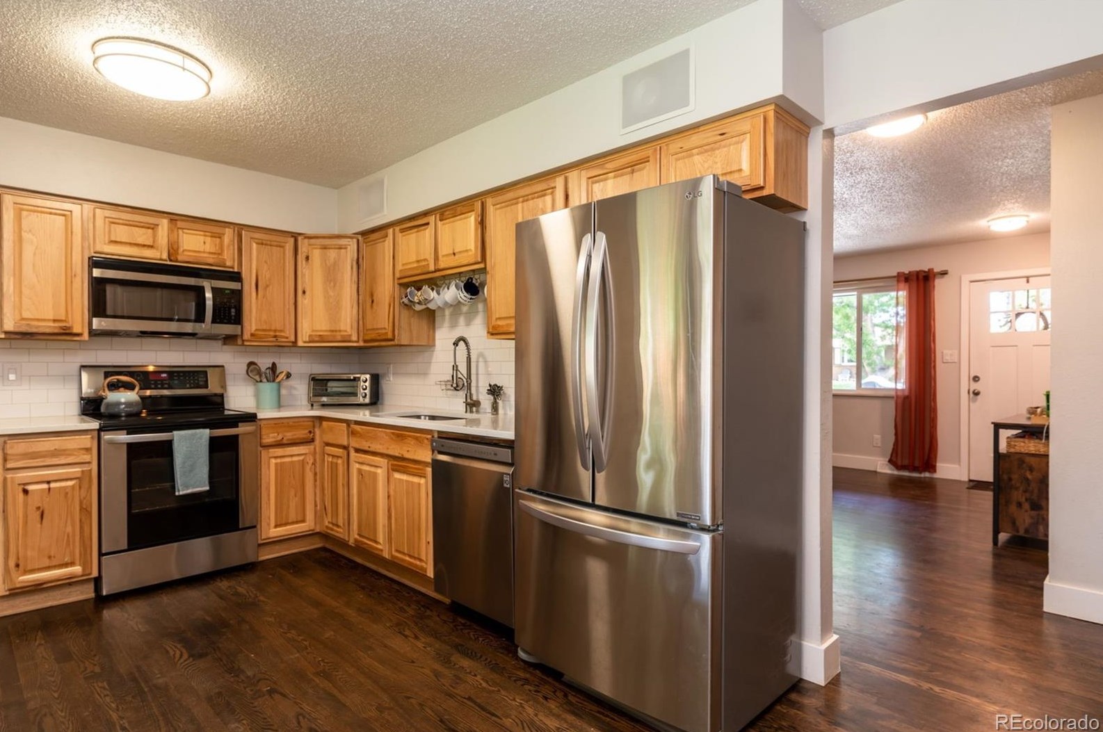 30 James Cir, Longmont CO  80501-6805 exterior