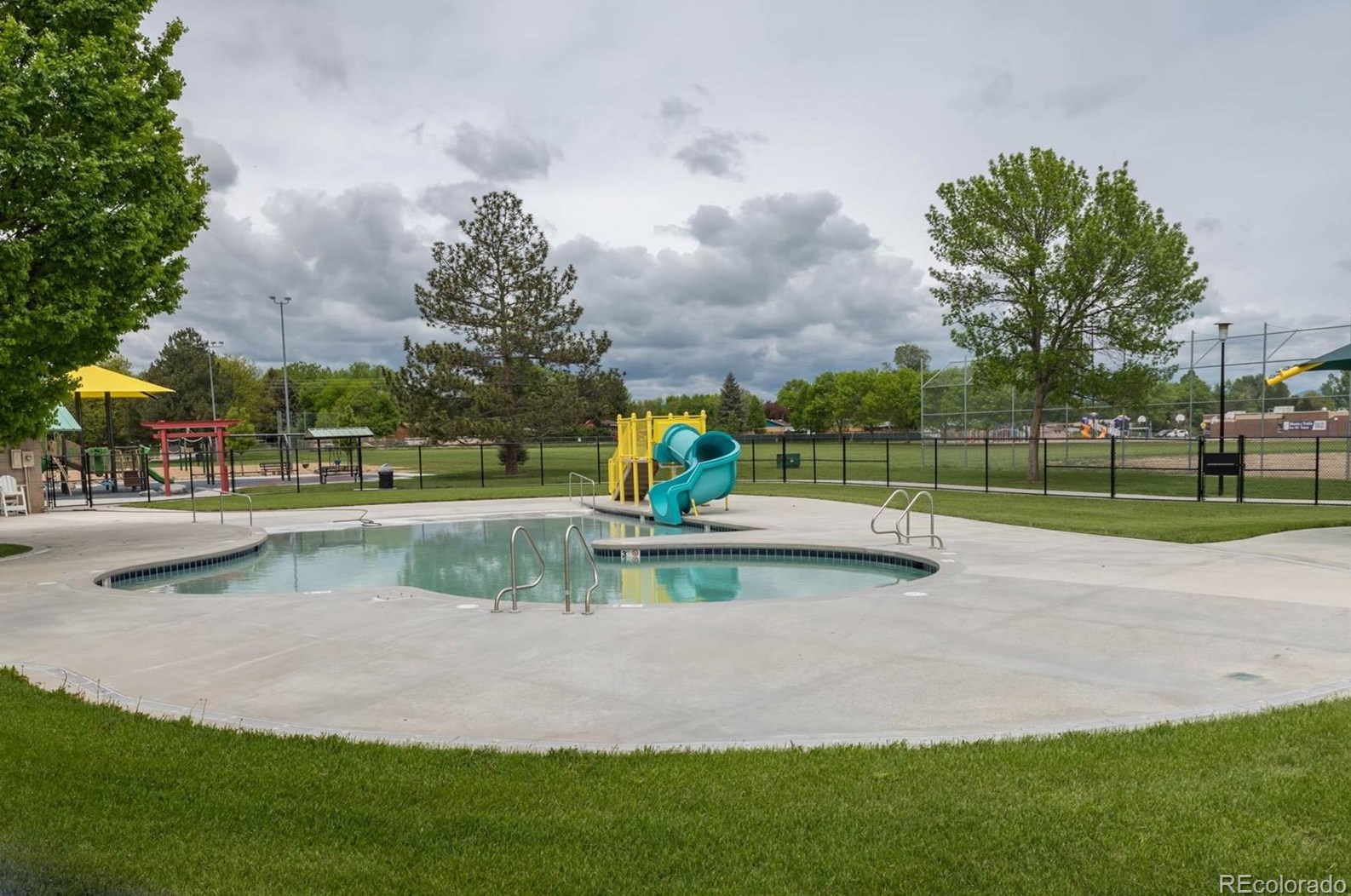 30 James Cir, Longmont CO  80501-6805 exterior