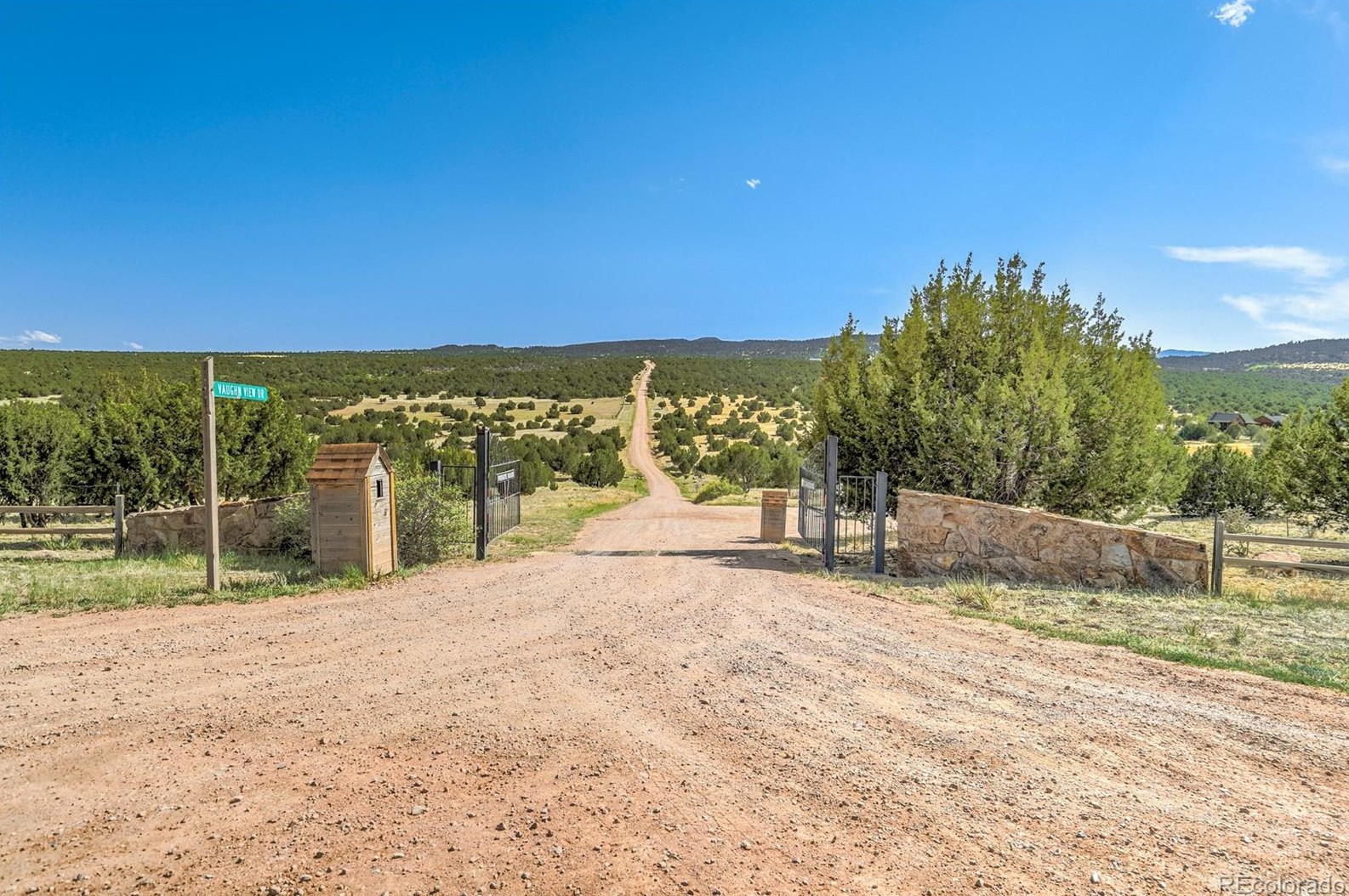 3449 Vaughn View Dr, Pueblo CO  81005-9750 exterior