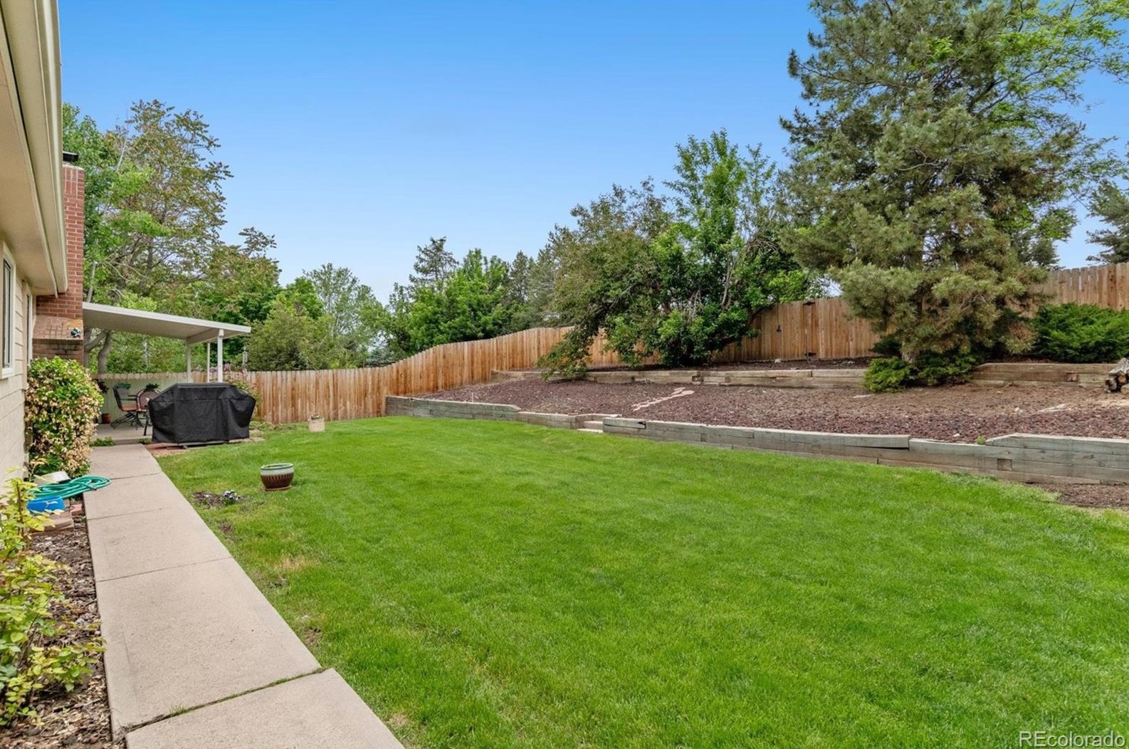 10329 Burgundy Ave, Littleton CO 80127-5533 exterior