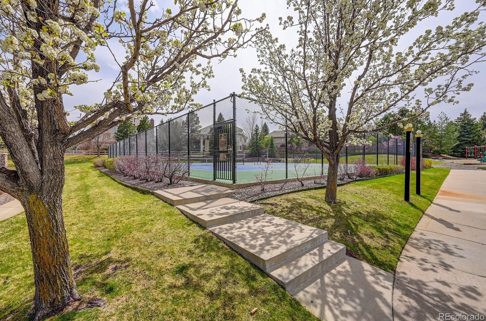 9541 Aspen Hl Cir, Littleton CO 80124-5493 exterior