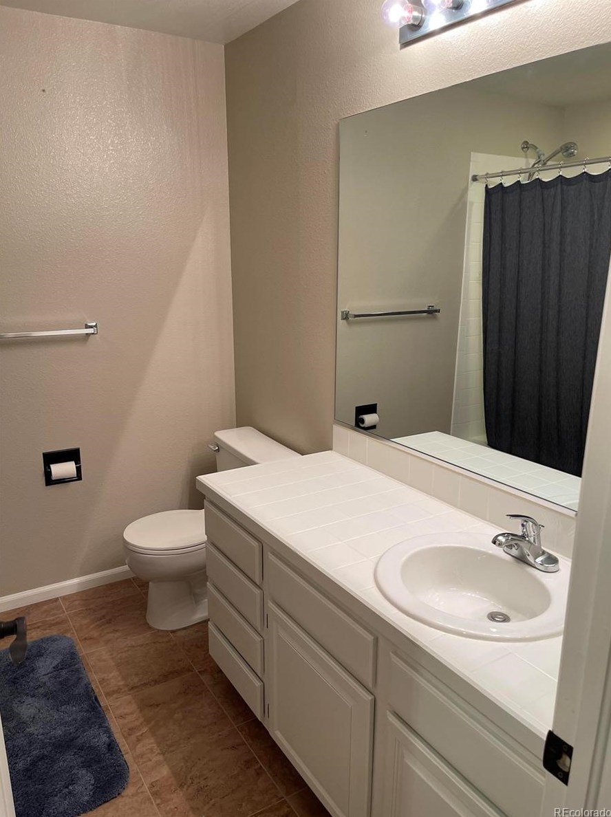 8703 Wentworth Ct, Littleton CO  80124-3112 exterior