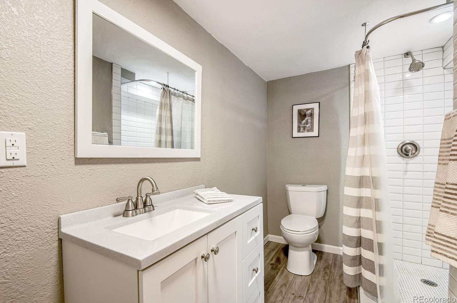 8261 Portland Ave, Littleton CO 80128-4495 exterior