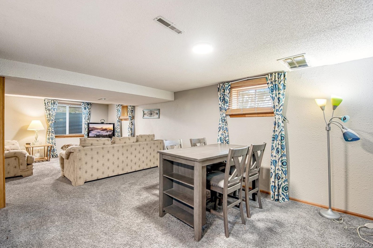 8261 Portland Ave, Littleton CO 80128-4495 exterior