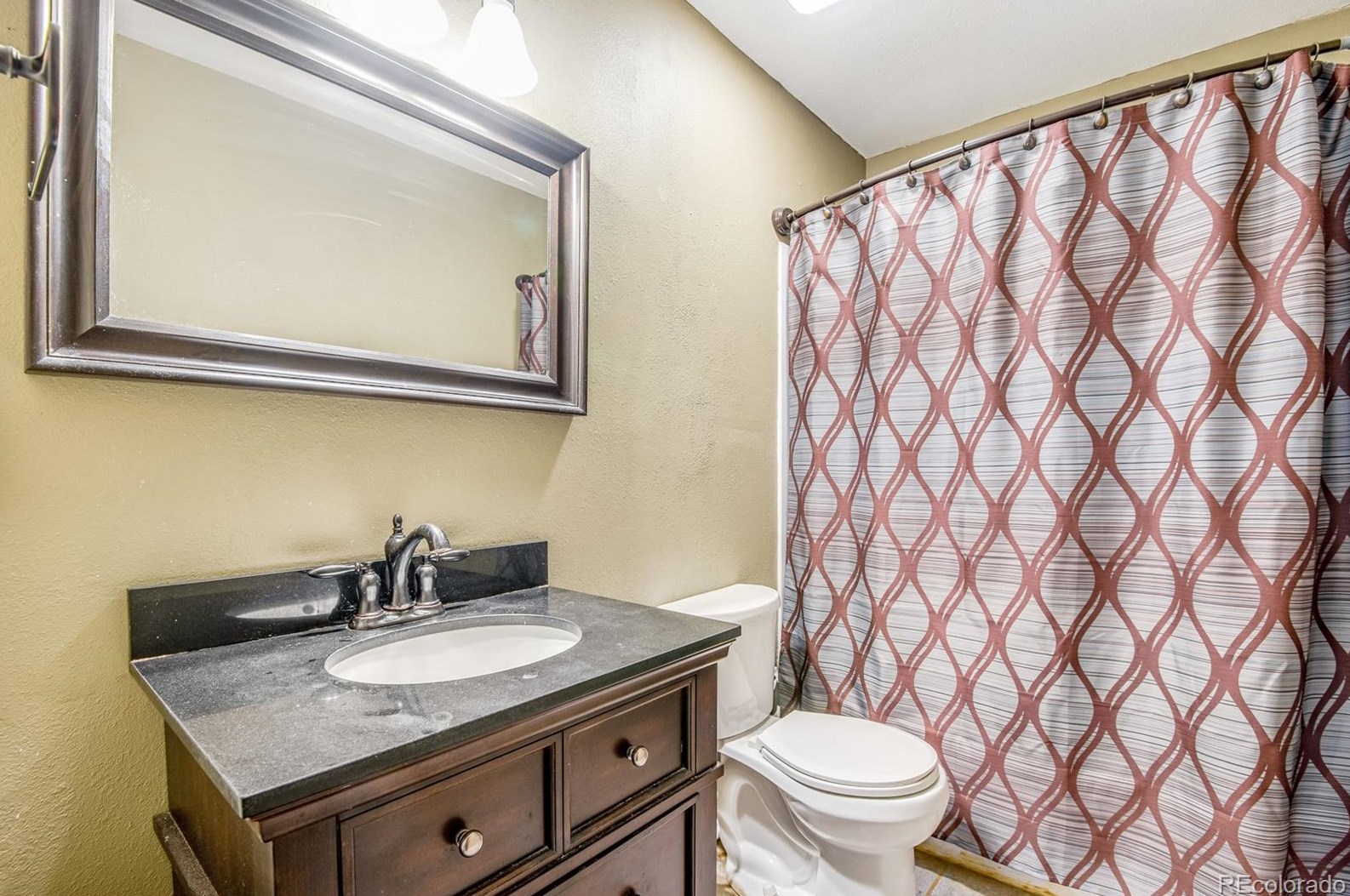 8261 Portland Ave, Littleton CO 80128-4495 exterior