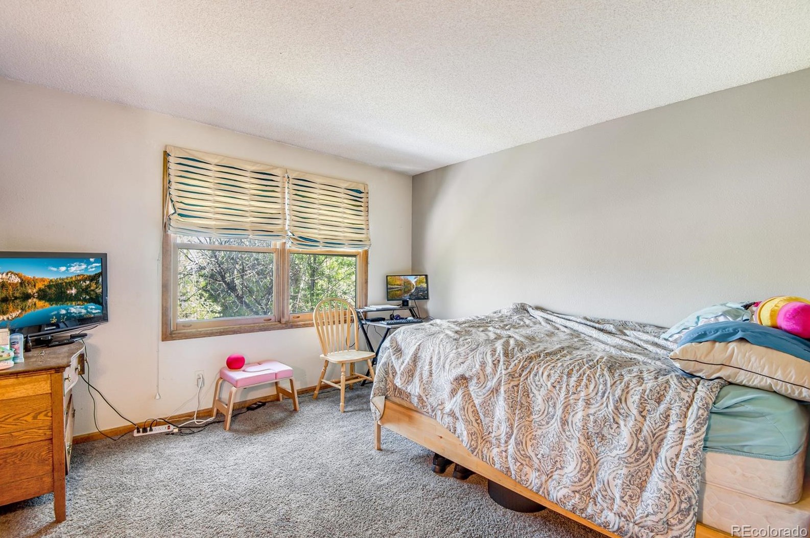 8261 Portland Ave, Littleton CO 80128-4495 exterior