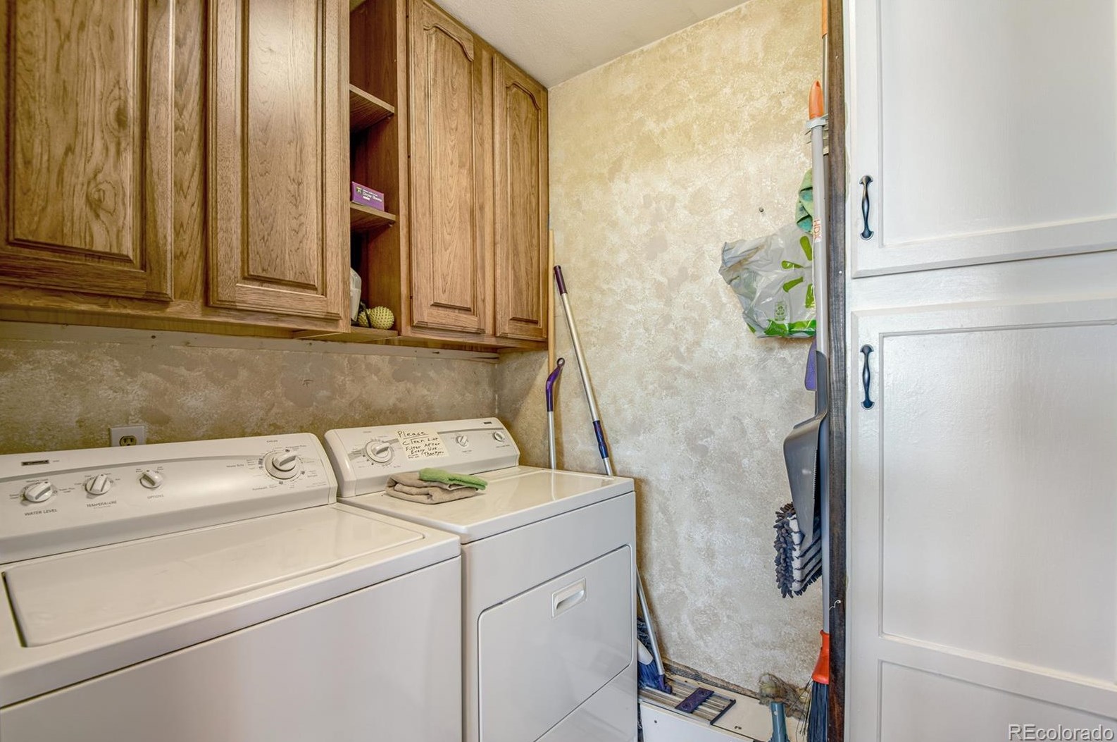 8261 Portland Ave, Littleton CO 80128-4495 exterior