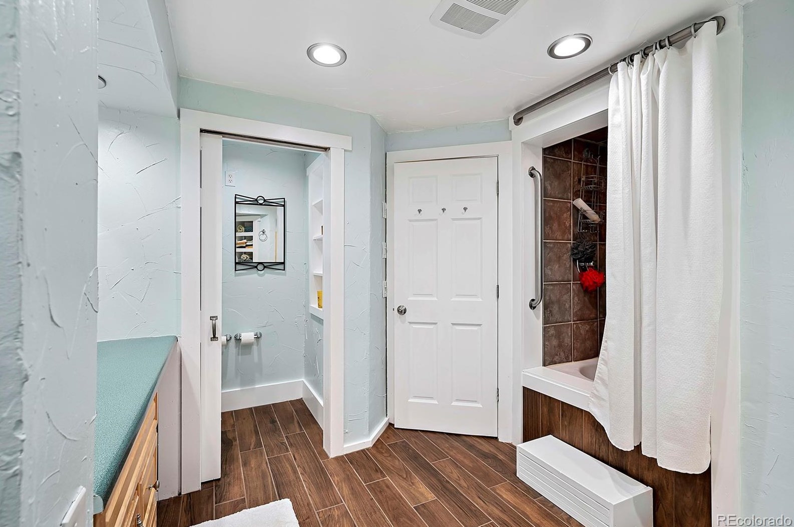 6800 Pennsylvania St, Littleton CO 80122 exterior