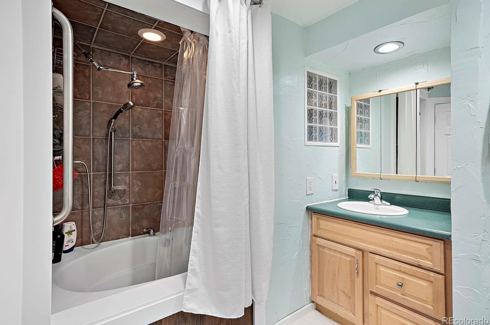 6800 Pennsylvania St, Littleton CO 80122 exterior