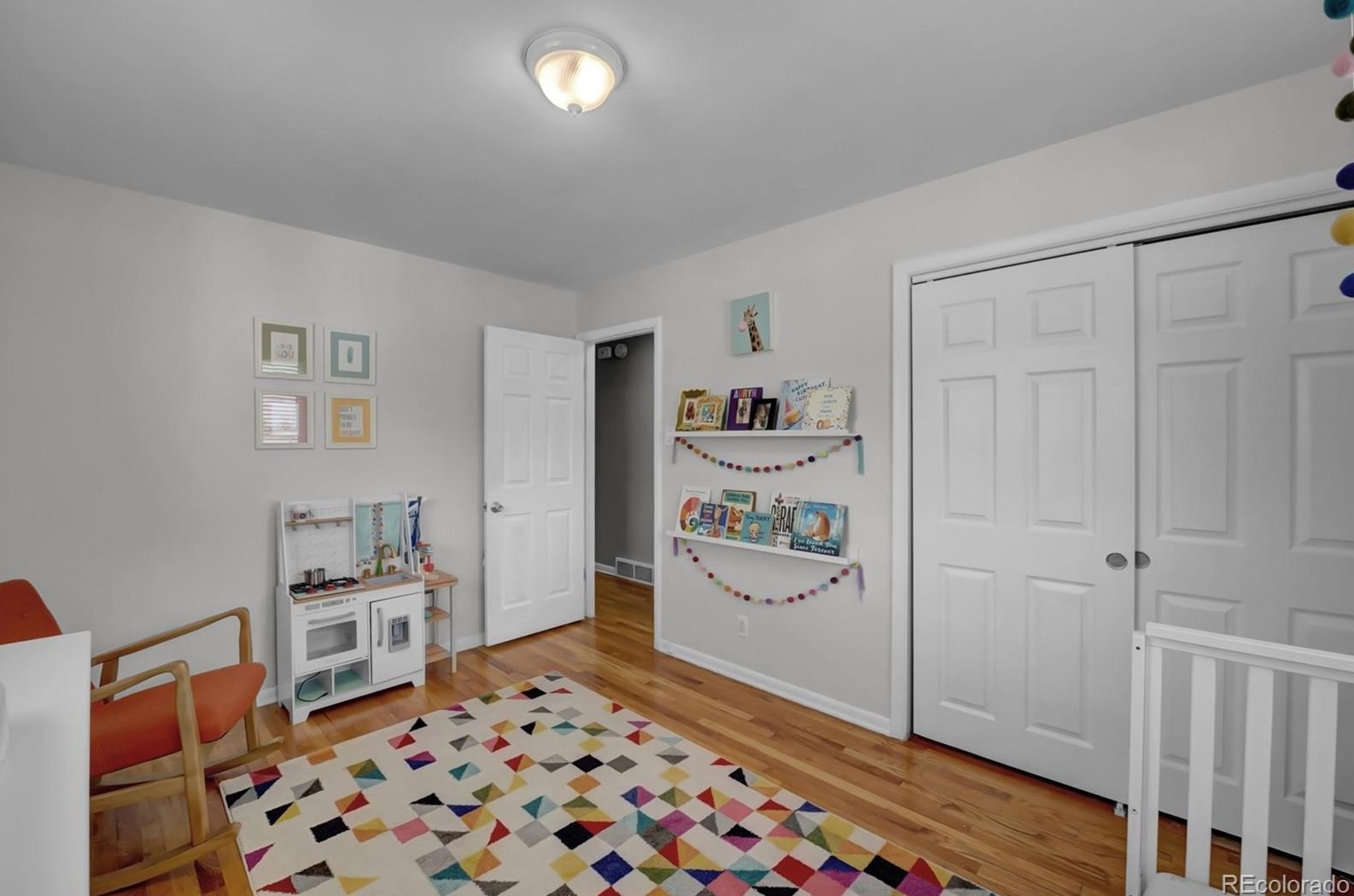 833 Crestline Ave, Littleton CO 80120-1217 exterior