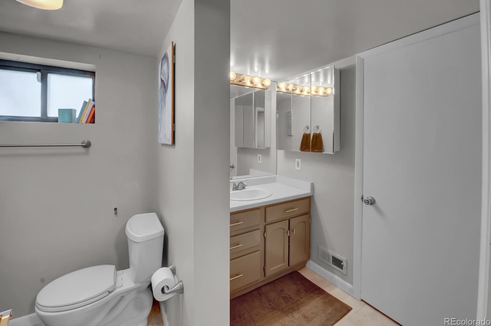 833 Crestline Ave, Littleton CO 80120-1217 exterior