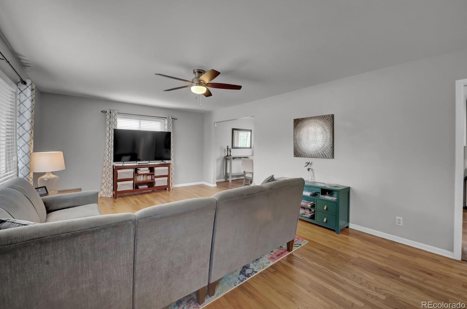 833 Crestline Ave, Littleton CO 80120-1217 exterior