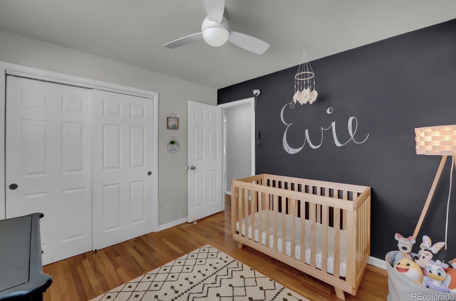 833 Crestline Ave, Littleton CO 80120-1217 exterior