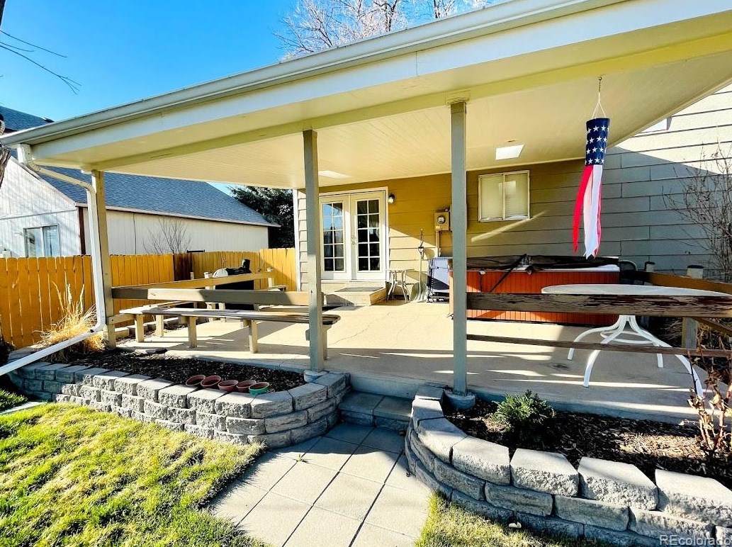 9216 Maplewood Ave, Littleton CO 80120-2520 exterior