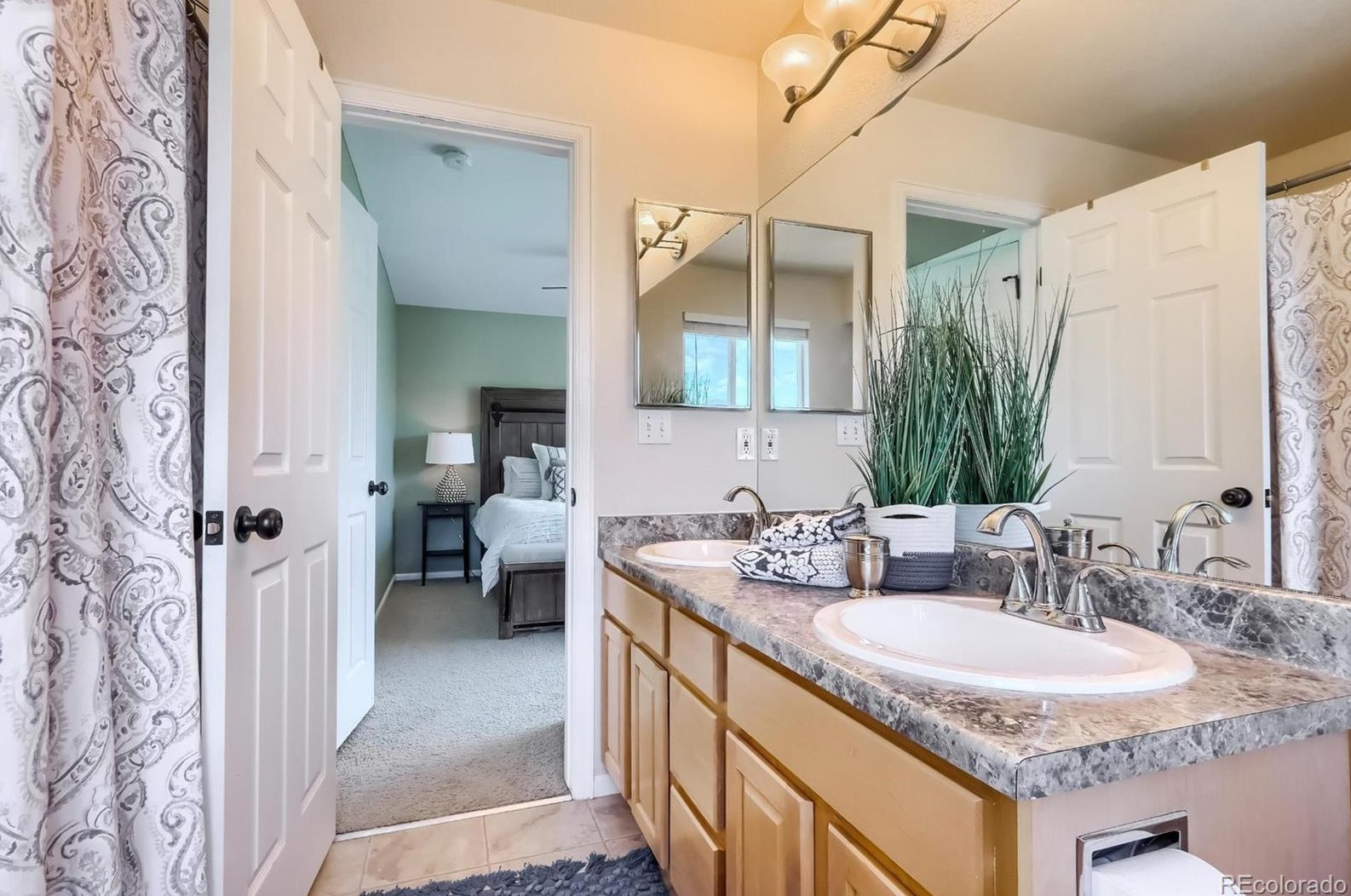 7690 Mule Deer Pl, Littleton CO 80125-8865 exterior