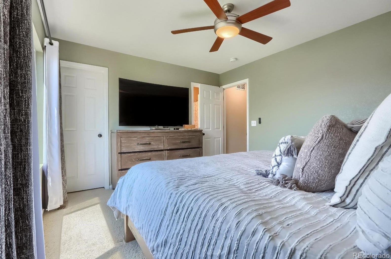 7690 Mule Deer Pl, Littleton CO 80125-8865 exterior