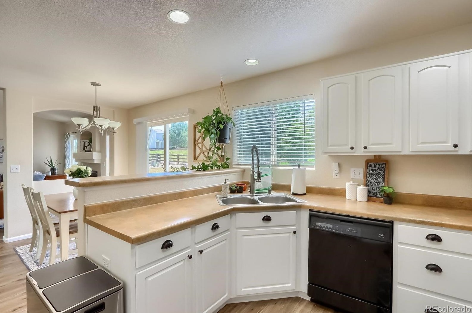 7690 Mule Deer Pl, Littleton CO 80125-8865 exterior