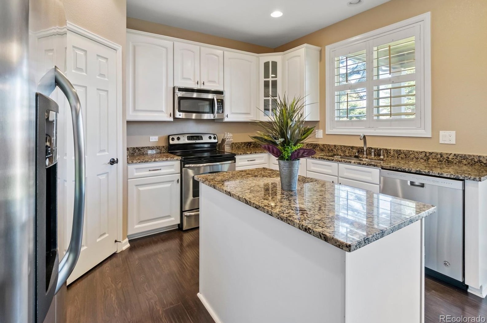 8081 Sabino Ln, Castle Rock CO  80108-9503 exterior