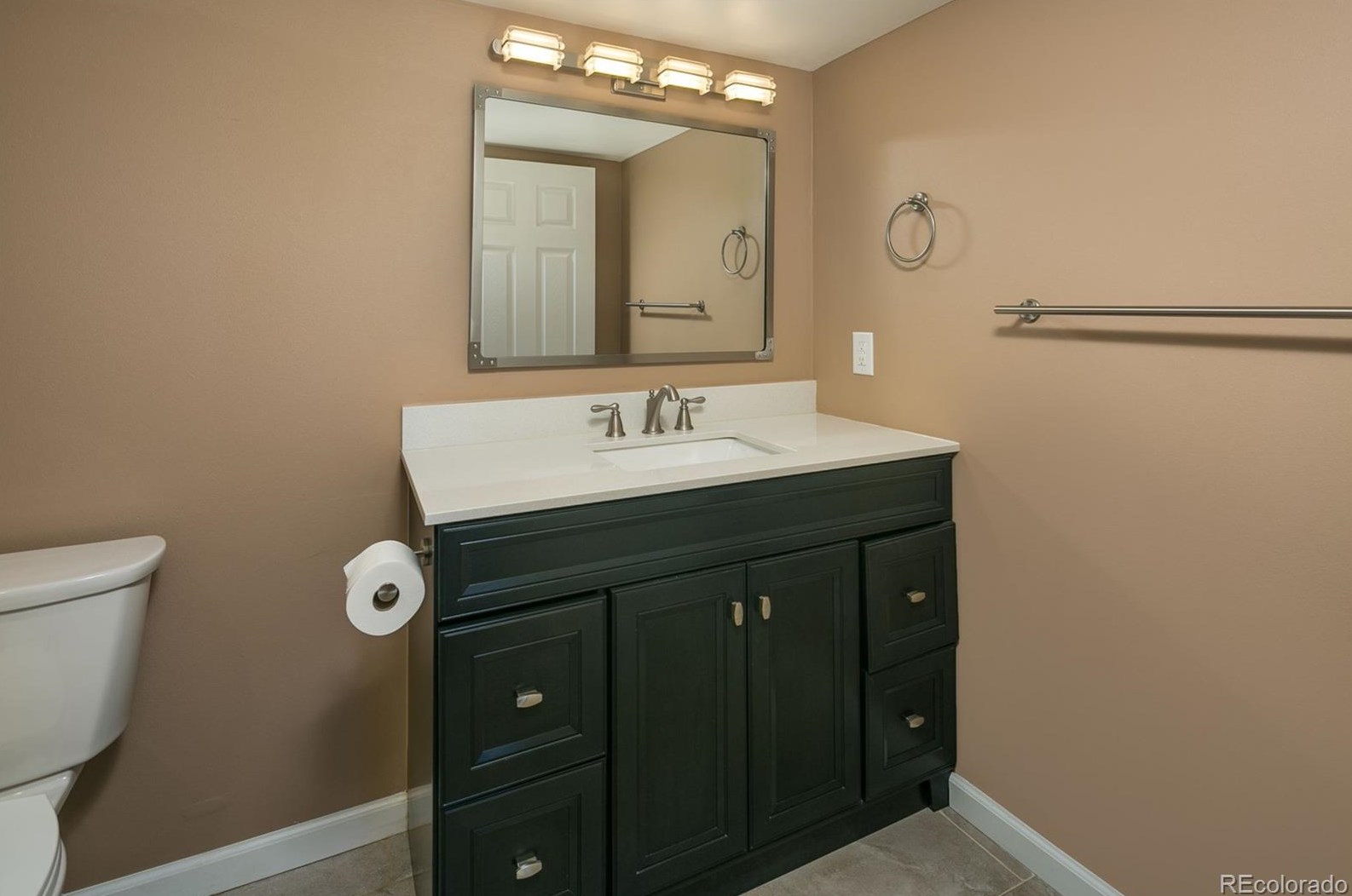 438 Jamison Ave, Littleton CO 80122-2828 exterior