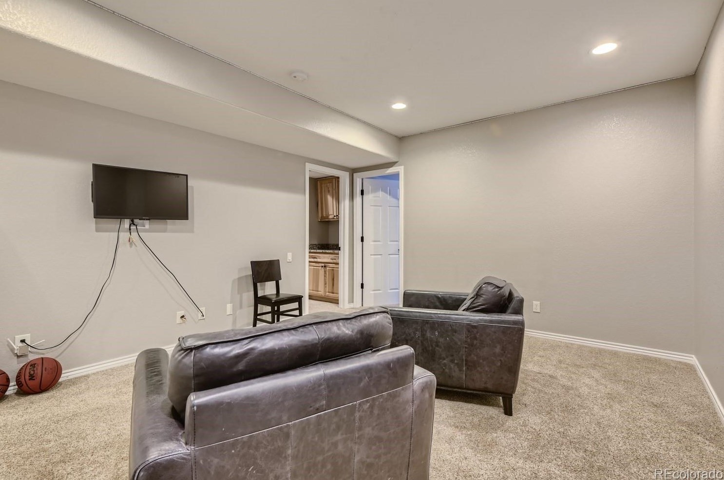 7482 Lewis Ct, Littleton CO 80127-4279 exterior