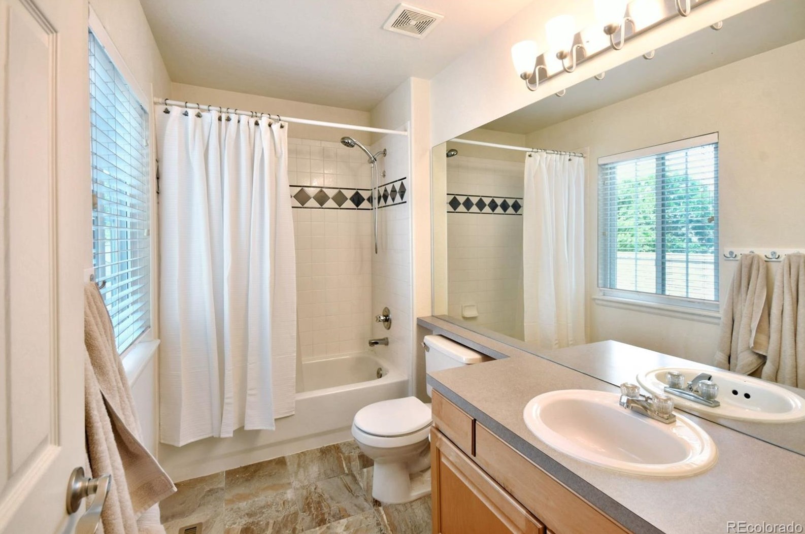 7045 Pike Ct, Arvada CO  80007-7096 exterior