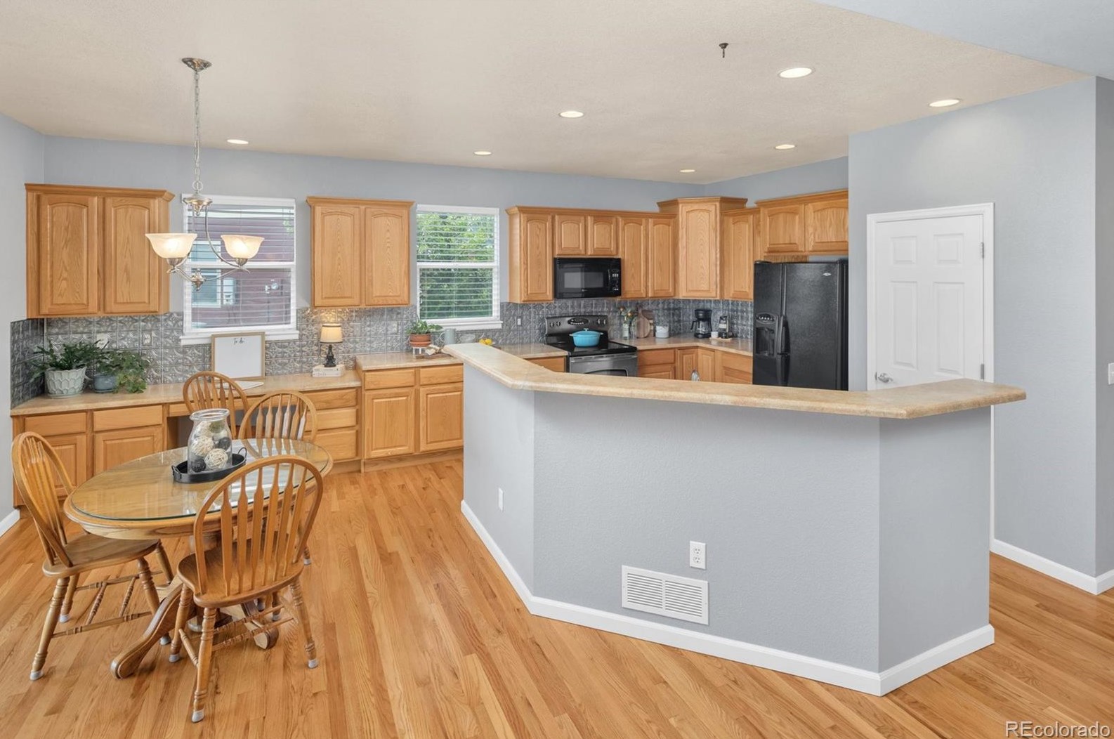 8321 Arbutus St, Arvada CO  80005-5808 exterior