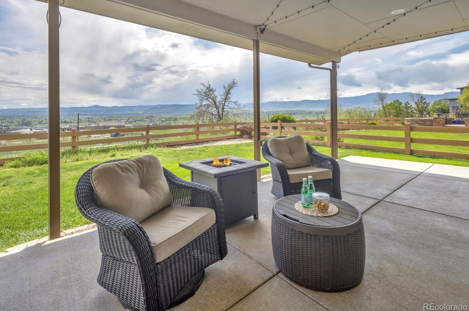 8321 Arbutus St, Arvada CO  80005-5808 exterior