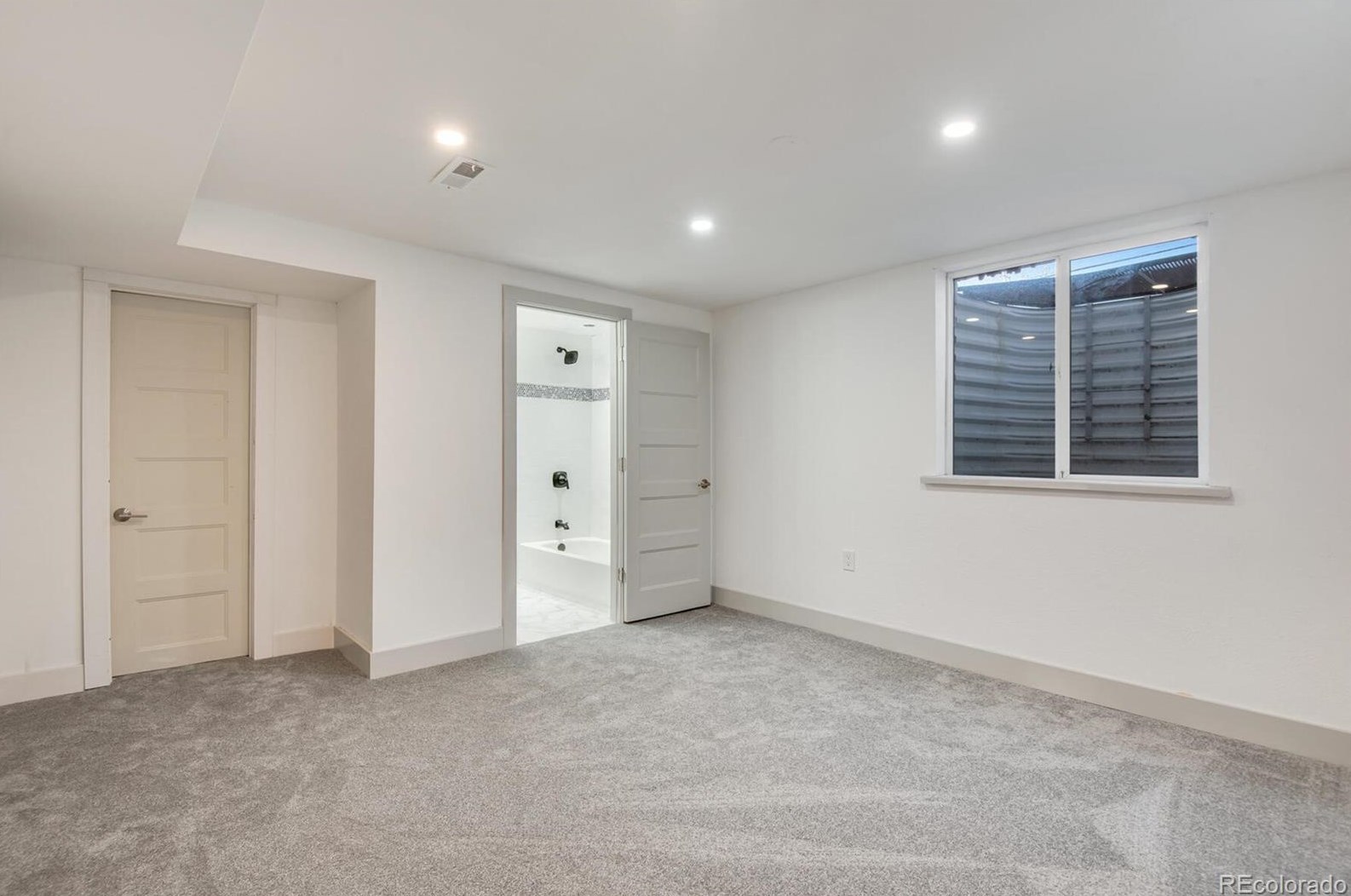 6065 Bannock St, Littleton CO  80120-2848 exterior