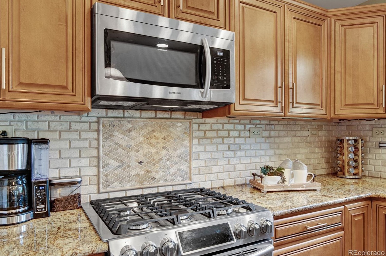 6818 Grand Pr Dr, Colorado Springs CO 80923-8763 exterior