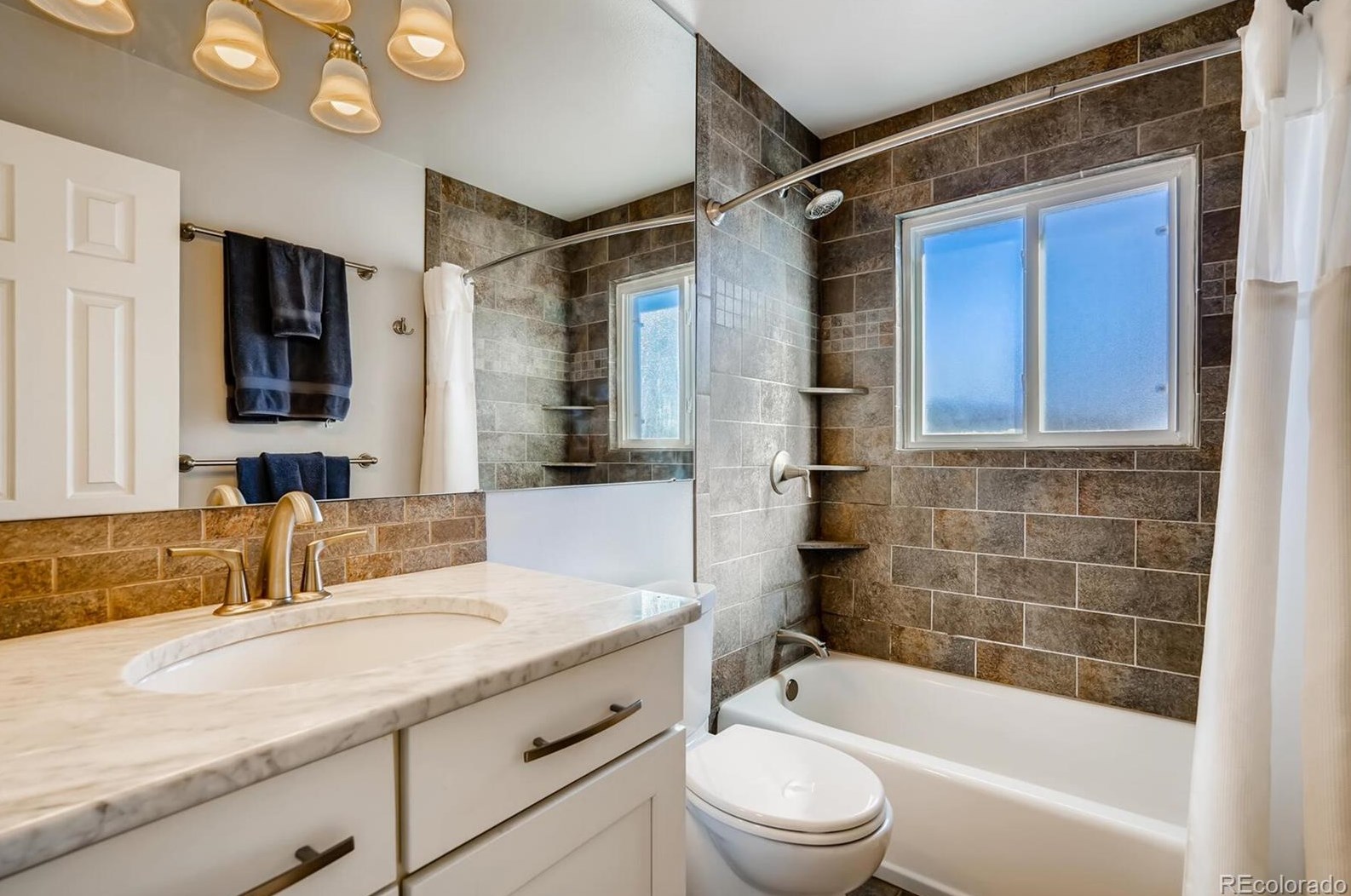 6806 Clermont Dr, Littleton CO 80122-2239 exterior