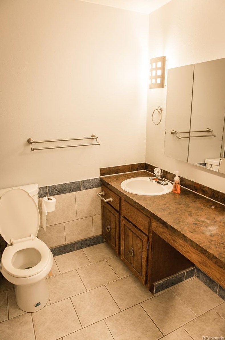 9536 Maplewood Ave, Littleton CO 80123-3428 exterior