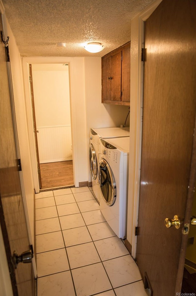 9536 Maplewood Ave, Littleton CO 80123-3428 exterior